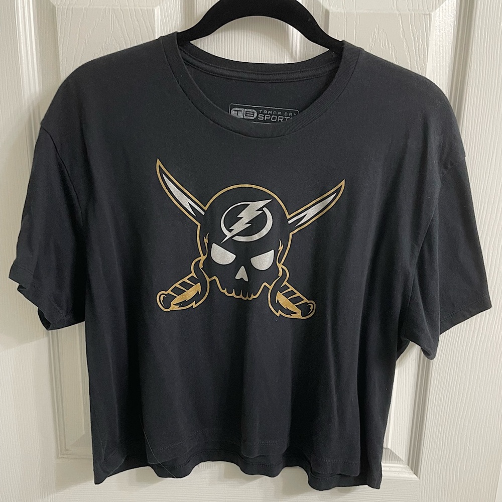 Exclusive Lightning Gasparilla Women’s Crop Top 2022 Tampa Bay Pirate Shirt
